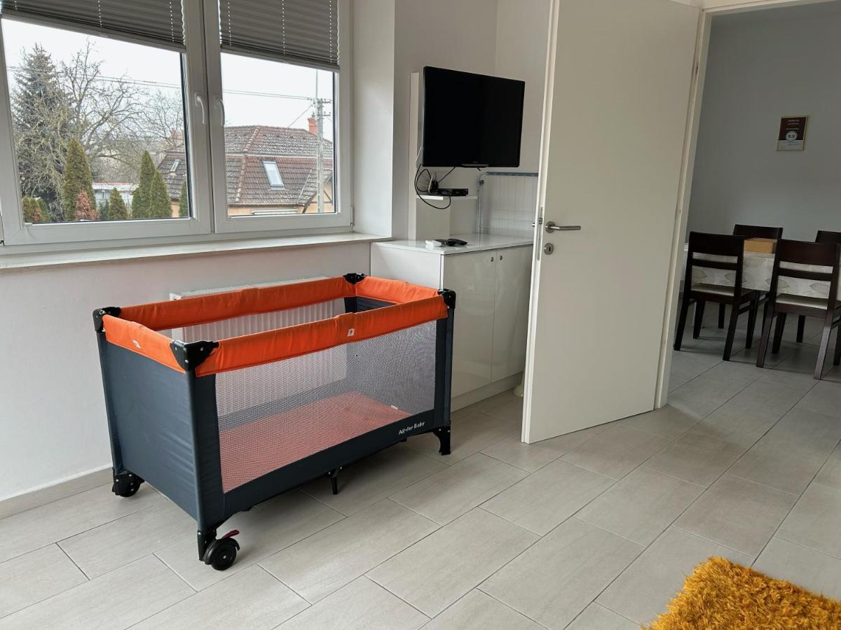 Azur Haz Viola Apartman Sárvár المظهر الخارجي الصورة